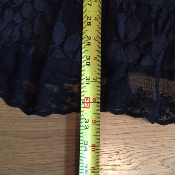 Banana Black Lace Dress - Picture 10 of 11